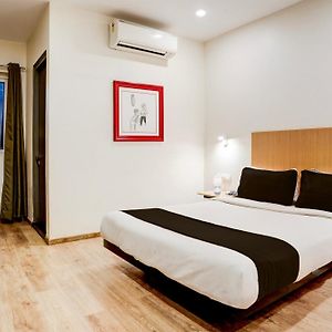 Super Townhouse Ulsoor Near Halasuru Metro Station